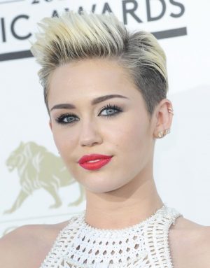 Miley Cyrus Height, Weight, Birthday, Hair Color, Eye Color