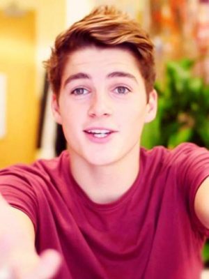 Finn Harries