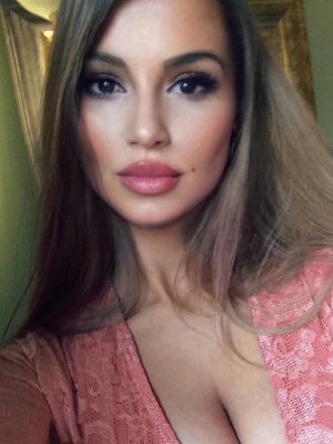 Инес Хелен