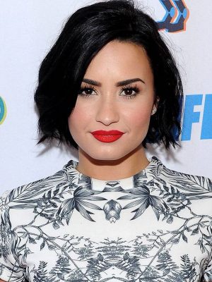 Demi Lovato Boyu, Kilosu, Doğum, Saç rengi, Göz rengi