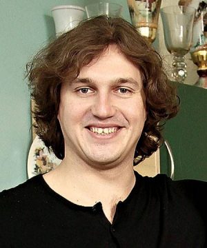 Виктор Набутов